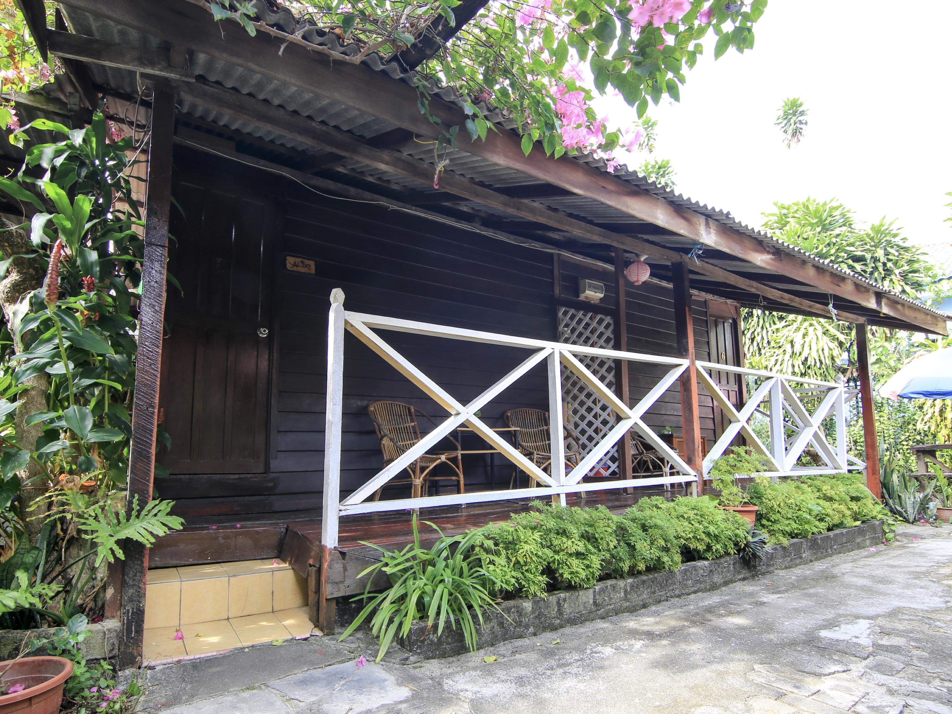 Ombak Inn Chalet Kampung Teluk Nipah Exterior foto